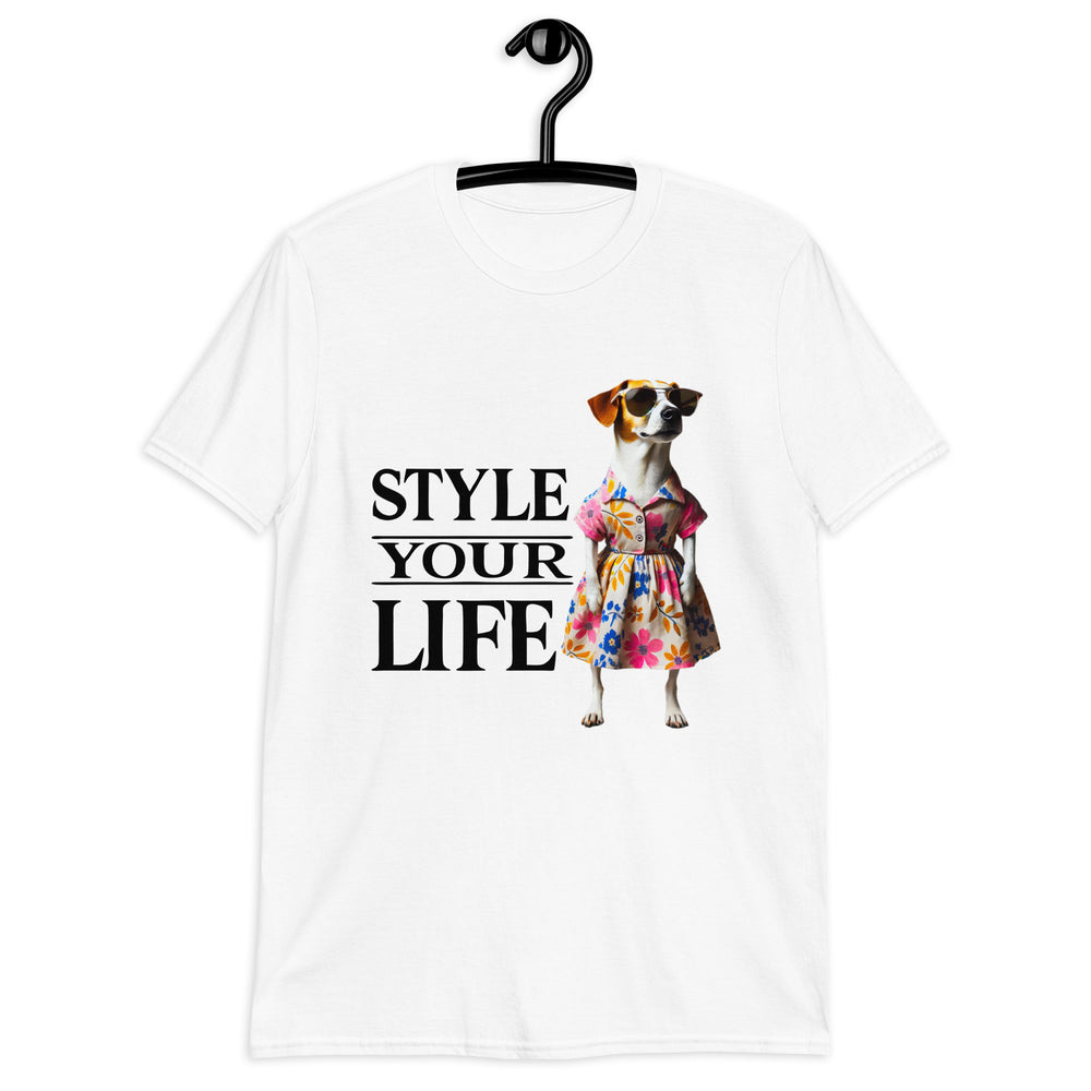 Style Your Life - Modische Hundedame im Blumenkleid" Unisex T-Shirt